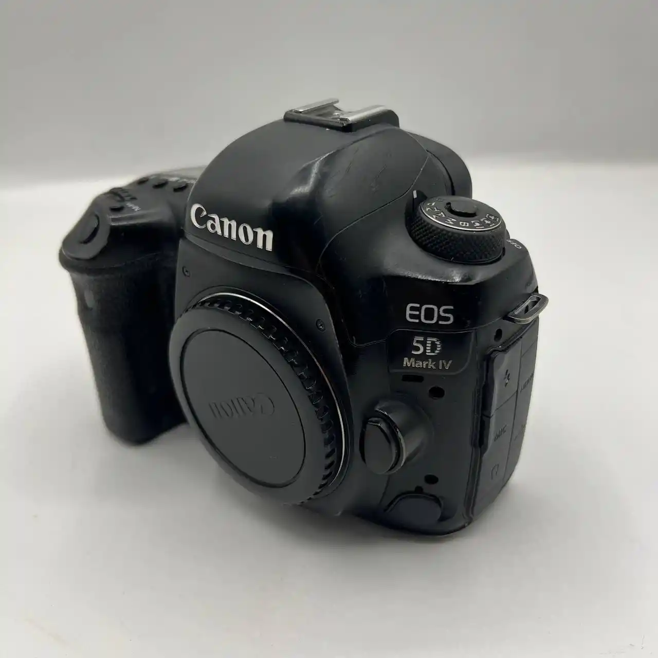 دوربین حرفه‌ای کانن | Canon 5D Mark IV Body دست دو